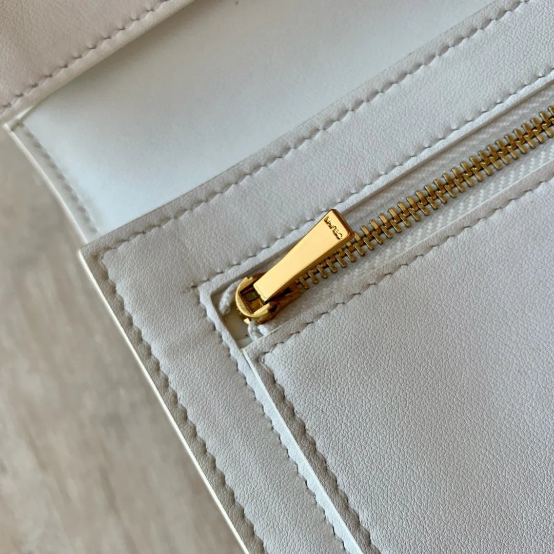 Длинный кошелек Celine - Кошелек с ремешком из крупнозернистой телячьей кожи - 13