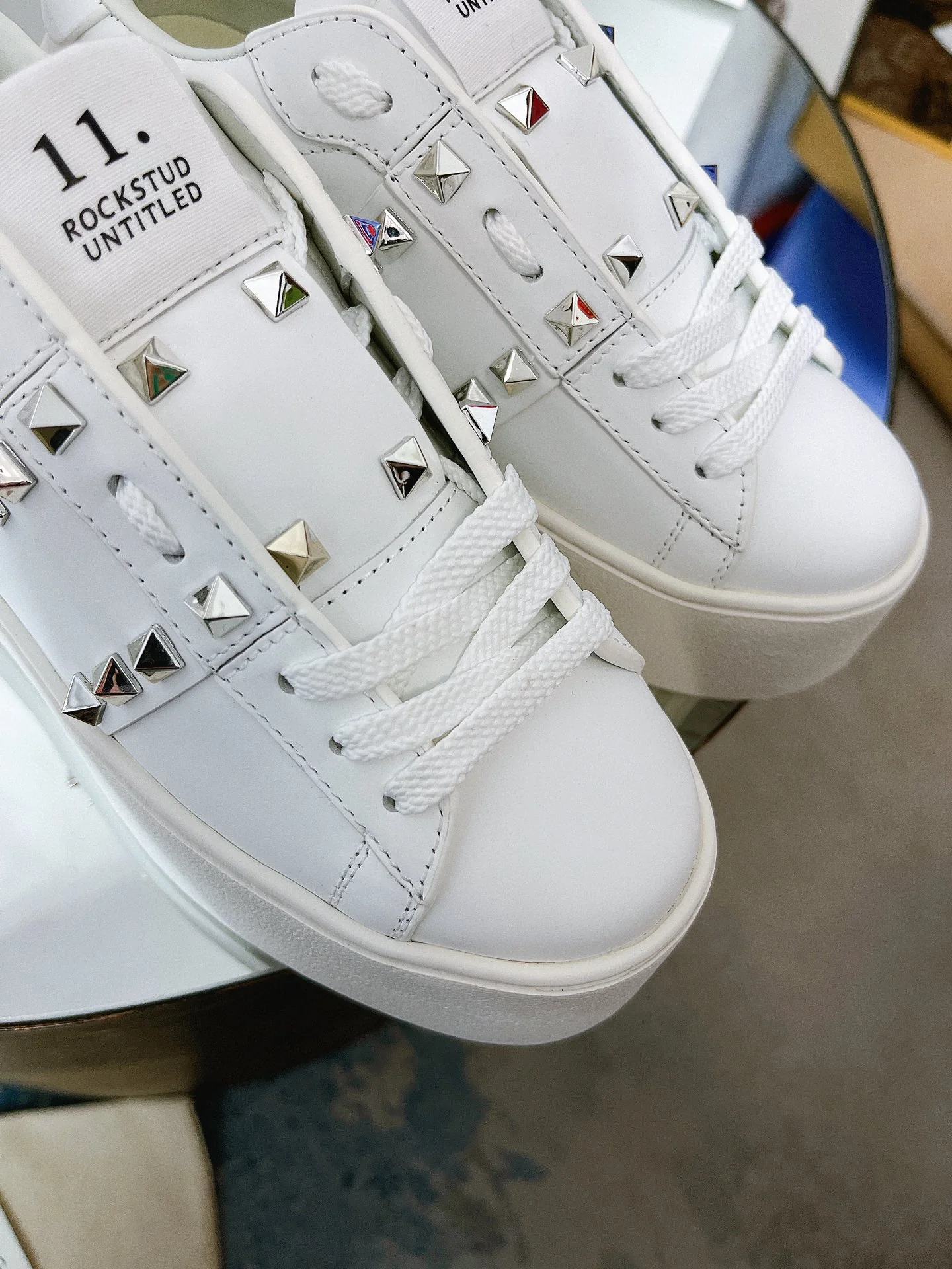 Белые повседневные кроссовки на платформе Valentino - белые