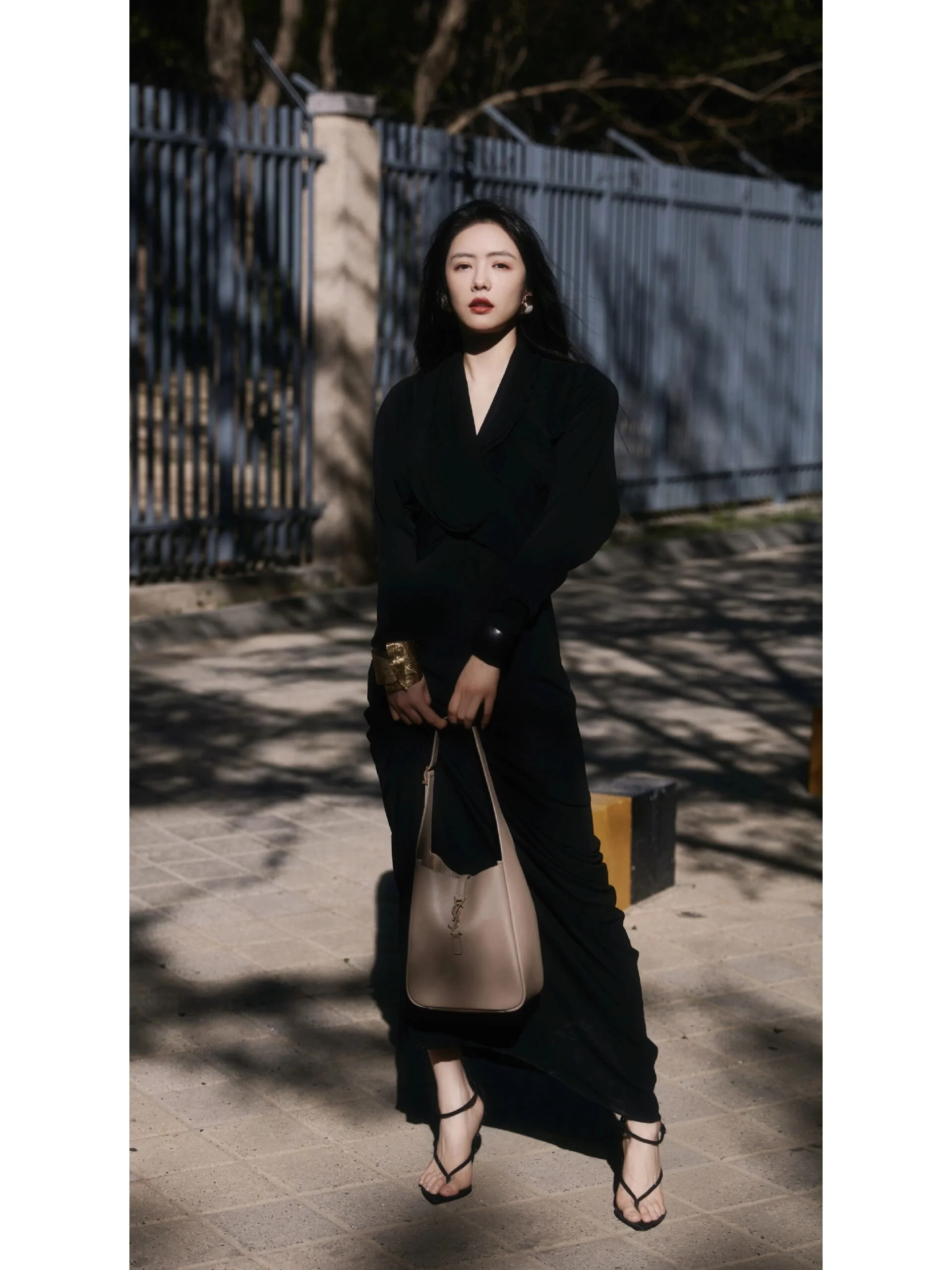 Сумка YSL Le 5 A 7 Soft Hobo Rose Sand - Body Image