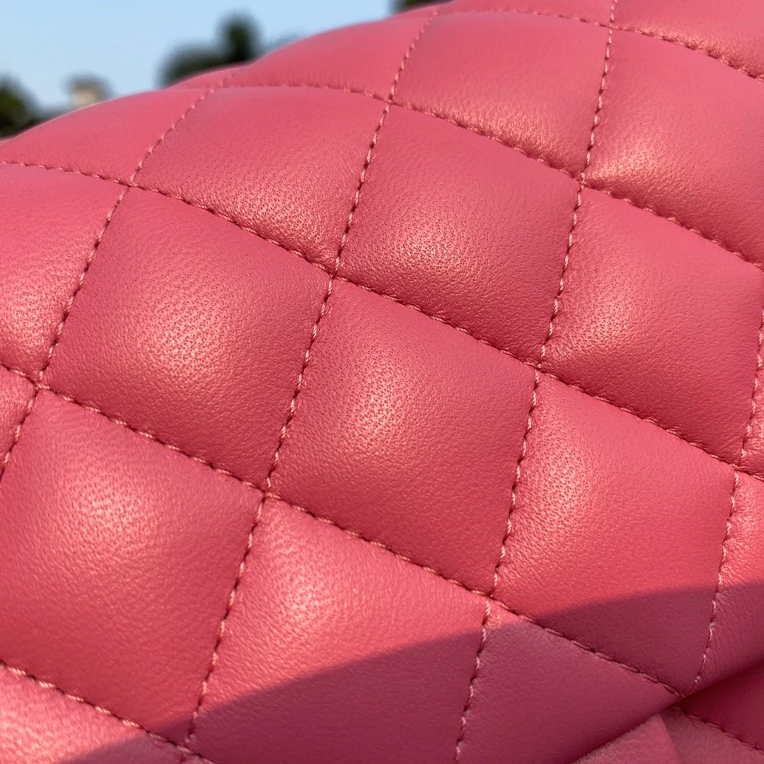 Классическая сумка Chanel из овечьей кожи CF — персиково-розовая с серебряной пряжкой — 25 см