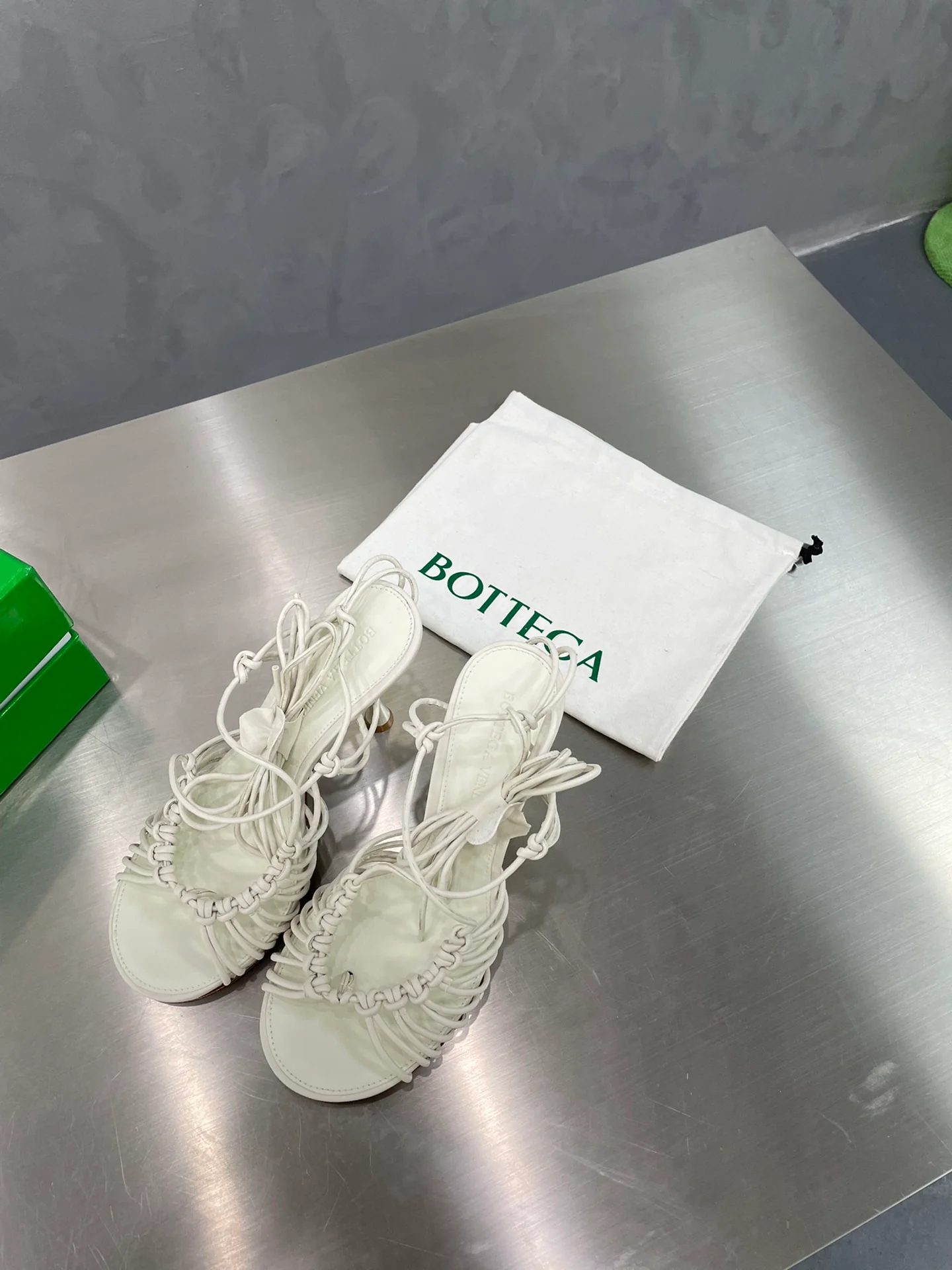 BV - Плетеные шпильки