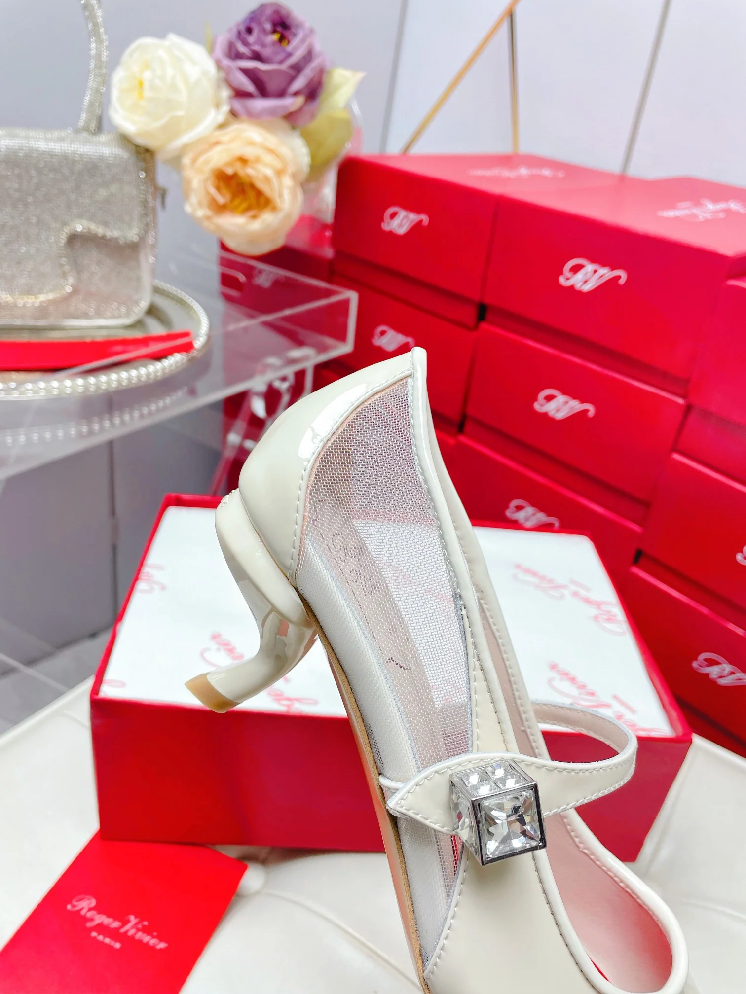 Обувь RV Shoes - Новинка ранней весны 2023 года - Туфли на каблуке ?Мэри Джейн? с острым носком - Бежевые