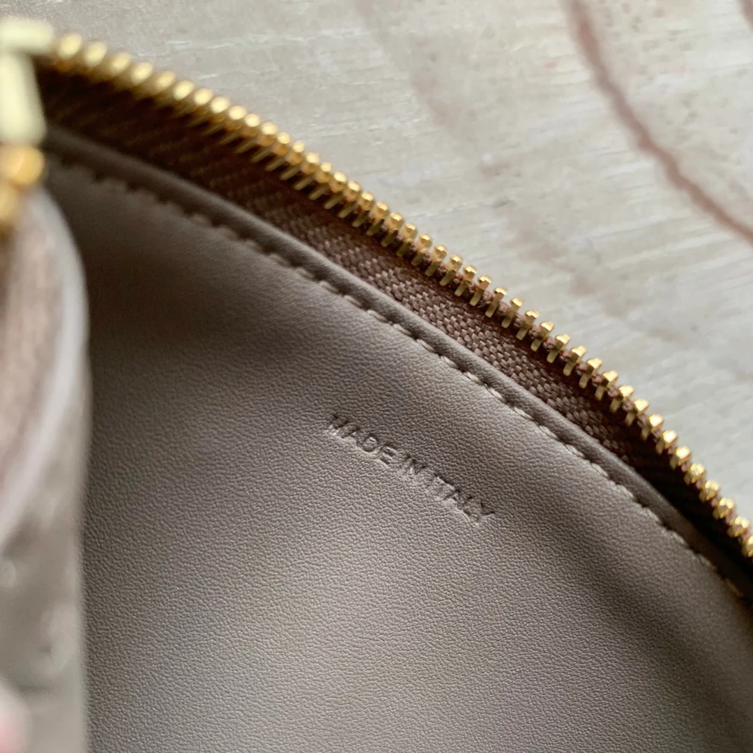 Celine 粒面小牛皮拉链卡包-卵石灰