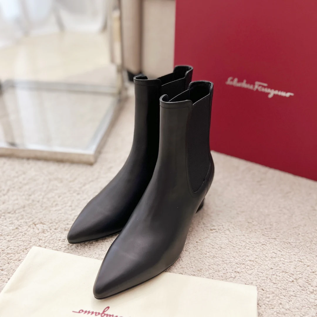 Salvatore Ferragamo - Подиумный стиль - Ботильоны Viva Chelsea