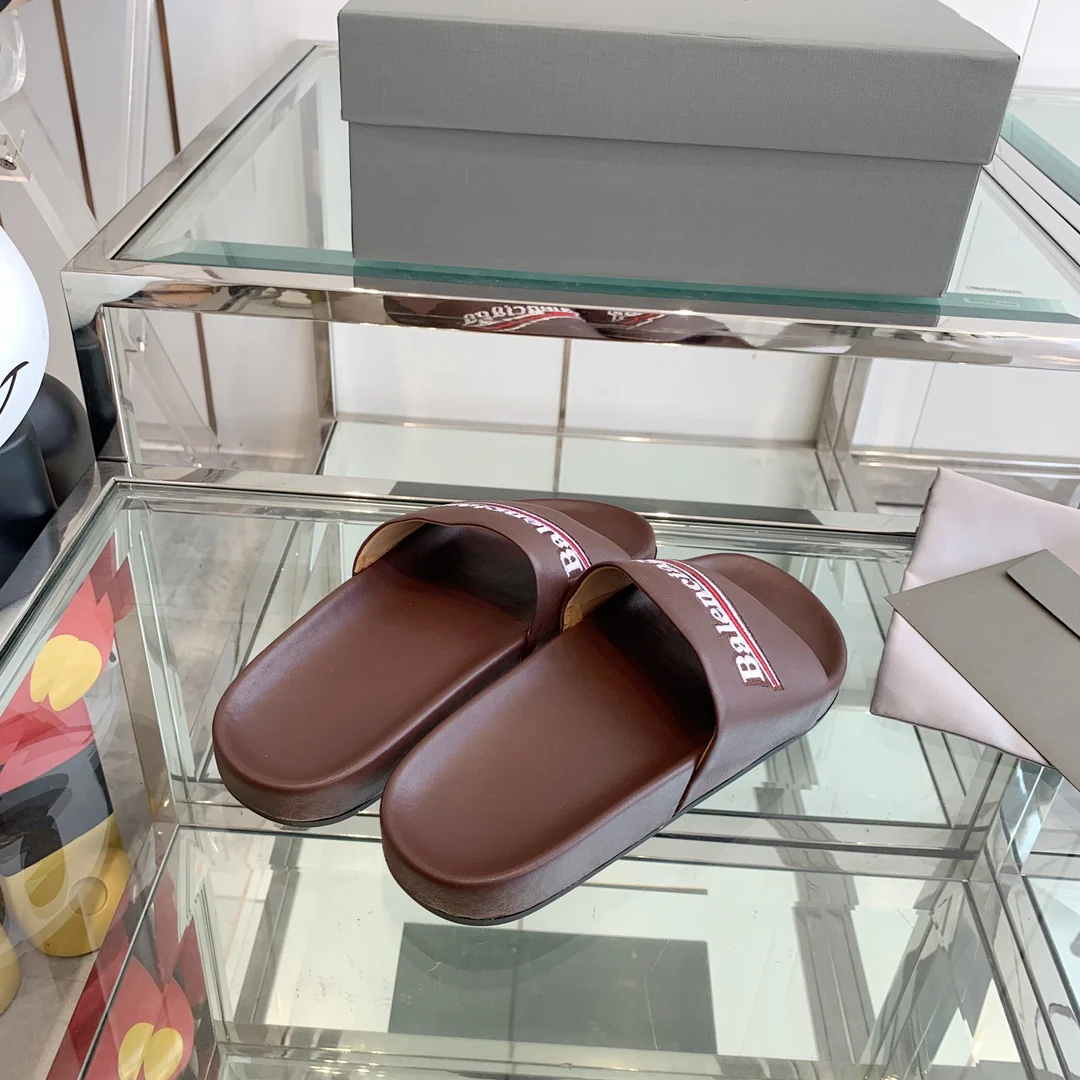 Тапочки Balenciaga с буквенным принтом - унисекс - коричневые