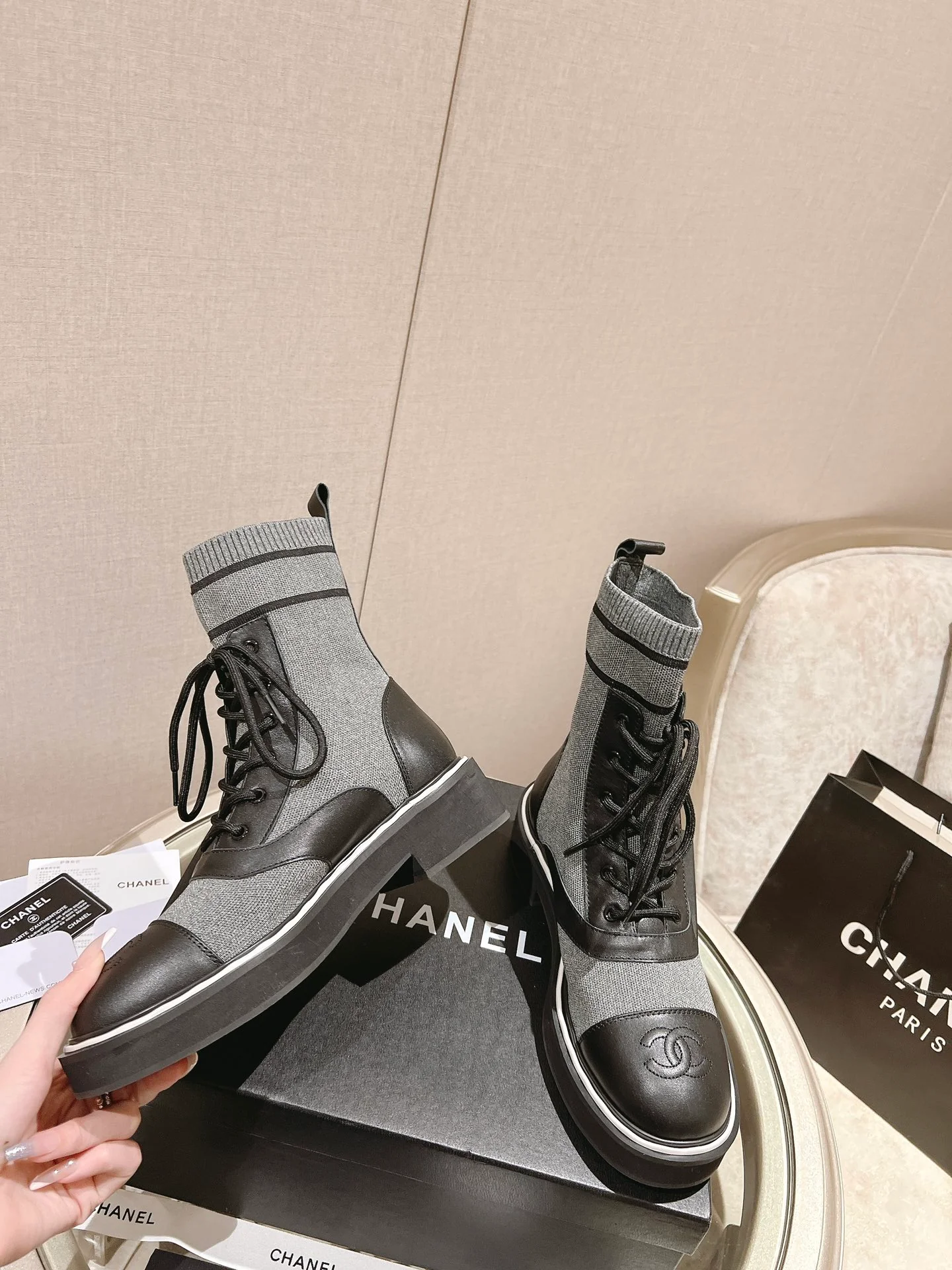 Унисекс лоферы Chanel Paris в стиле подиума, серые.