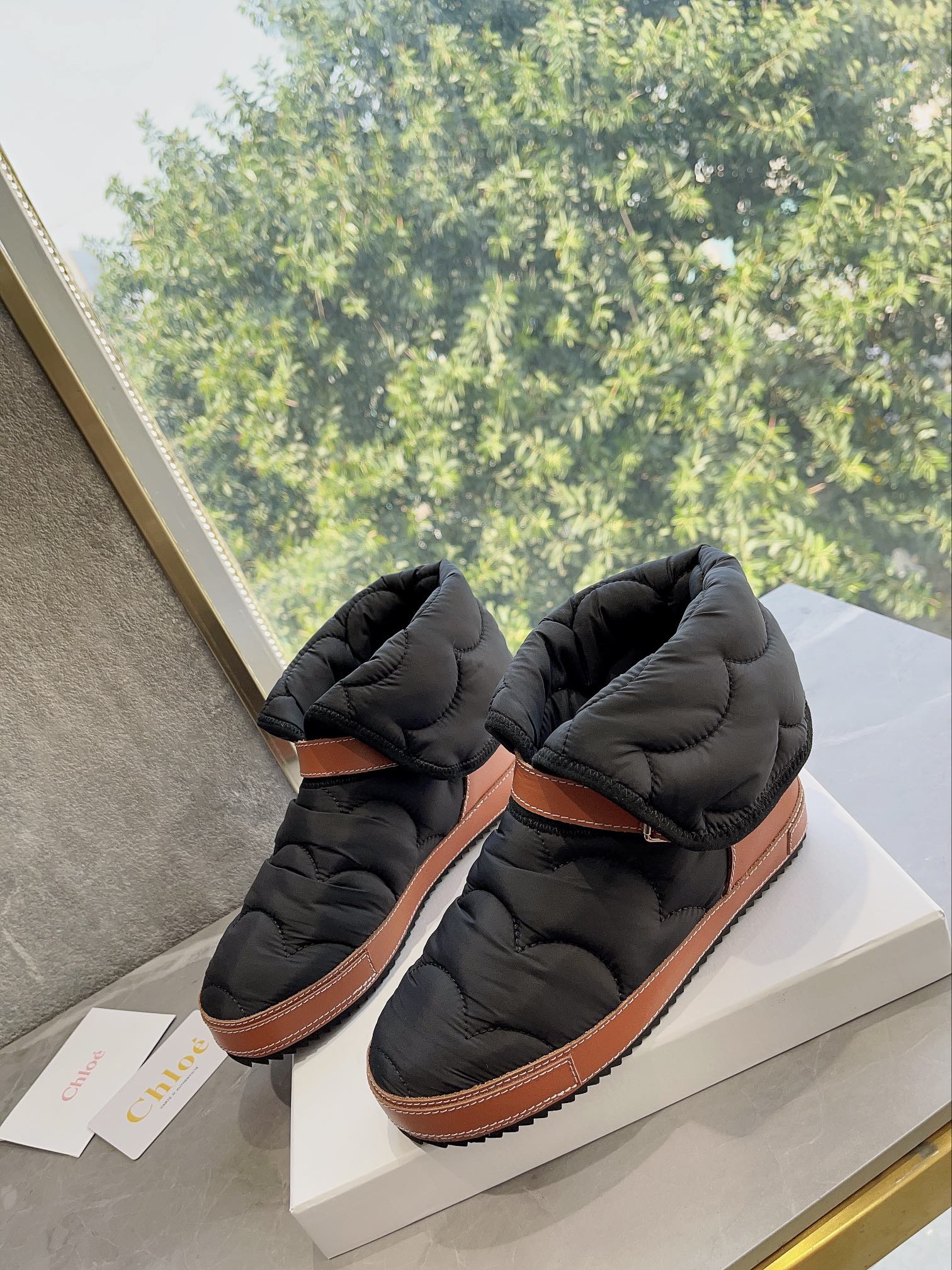 Весенняя коллекция Chloe 2022 — Пуховые зимние сапоги — Черные