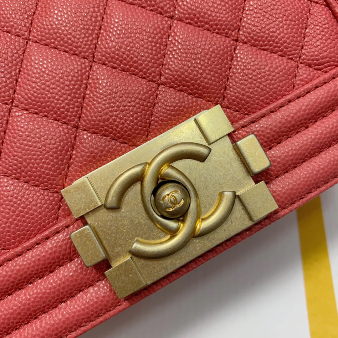 Chanel-boy-20cm-19