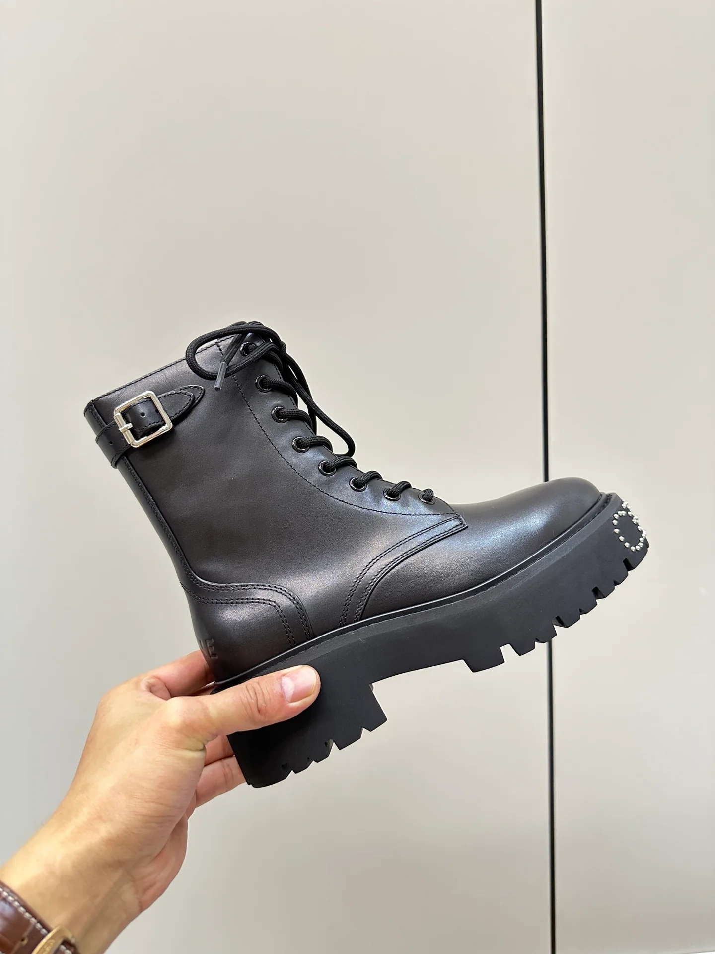 Ботильоны Celine на платформе из телячьей кожи, черные, со шнуровкой.