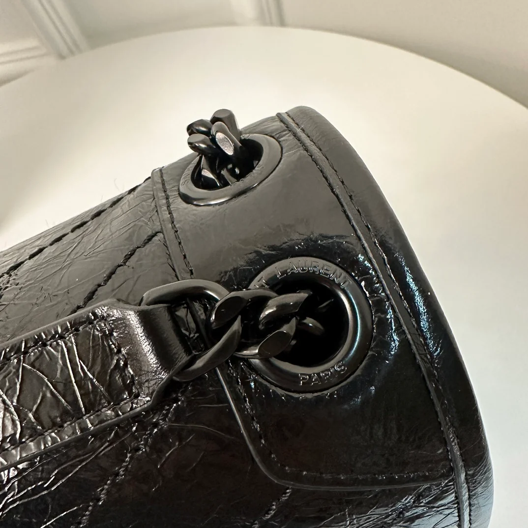 Кожаная цепочка YSL Niki Baby 28 см, черная