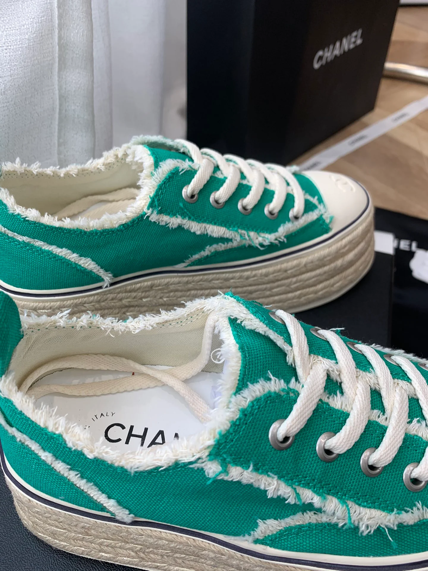 Кедовые туфли на платформе Chanel - повседневная обувь - зеленые