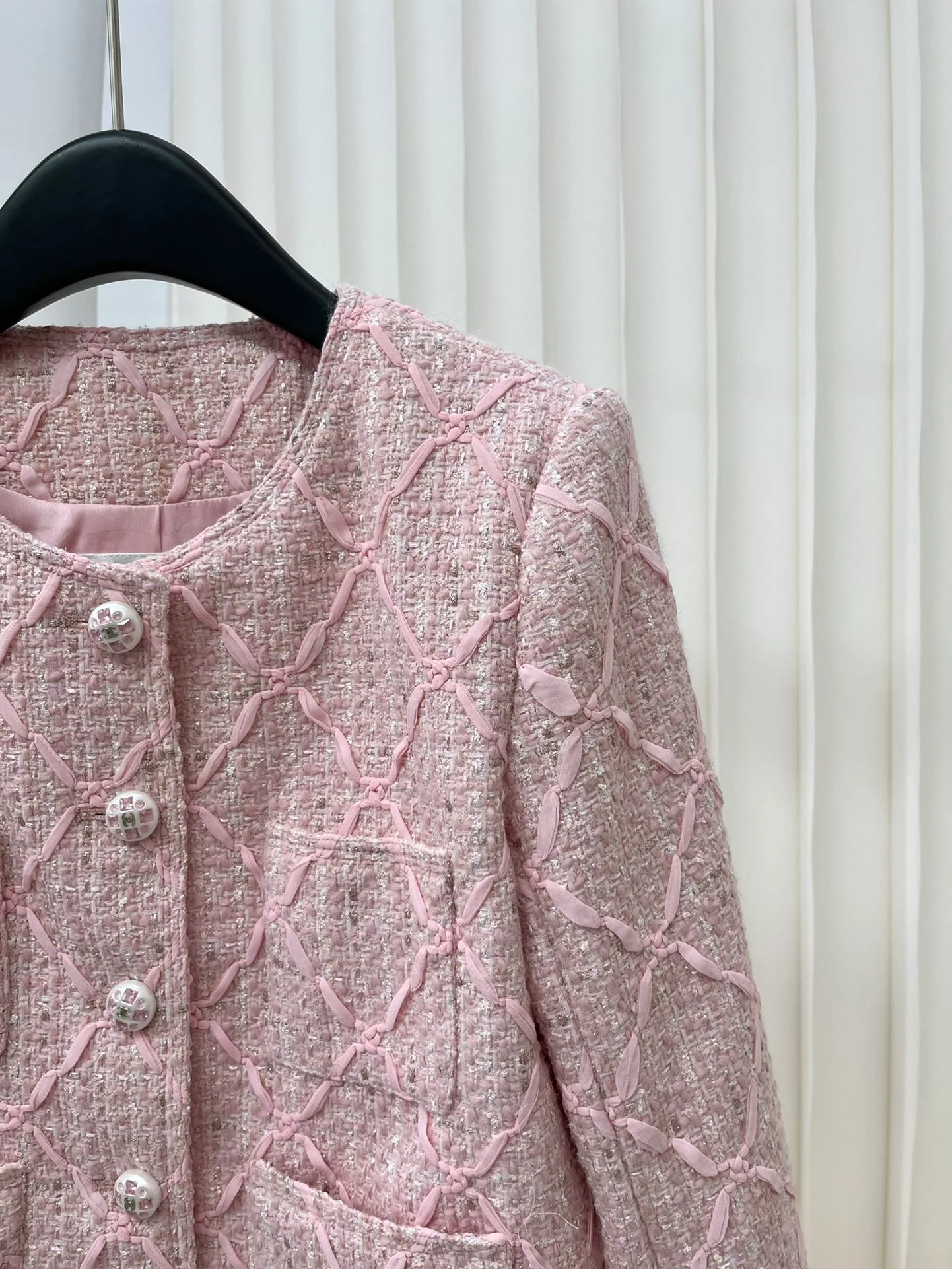 Куртка Chanel 2403 ?Камелия? — розовая.