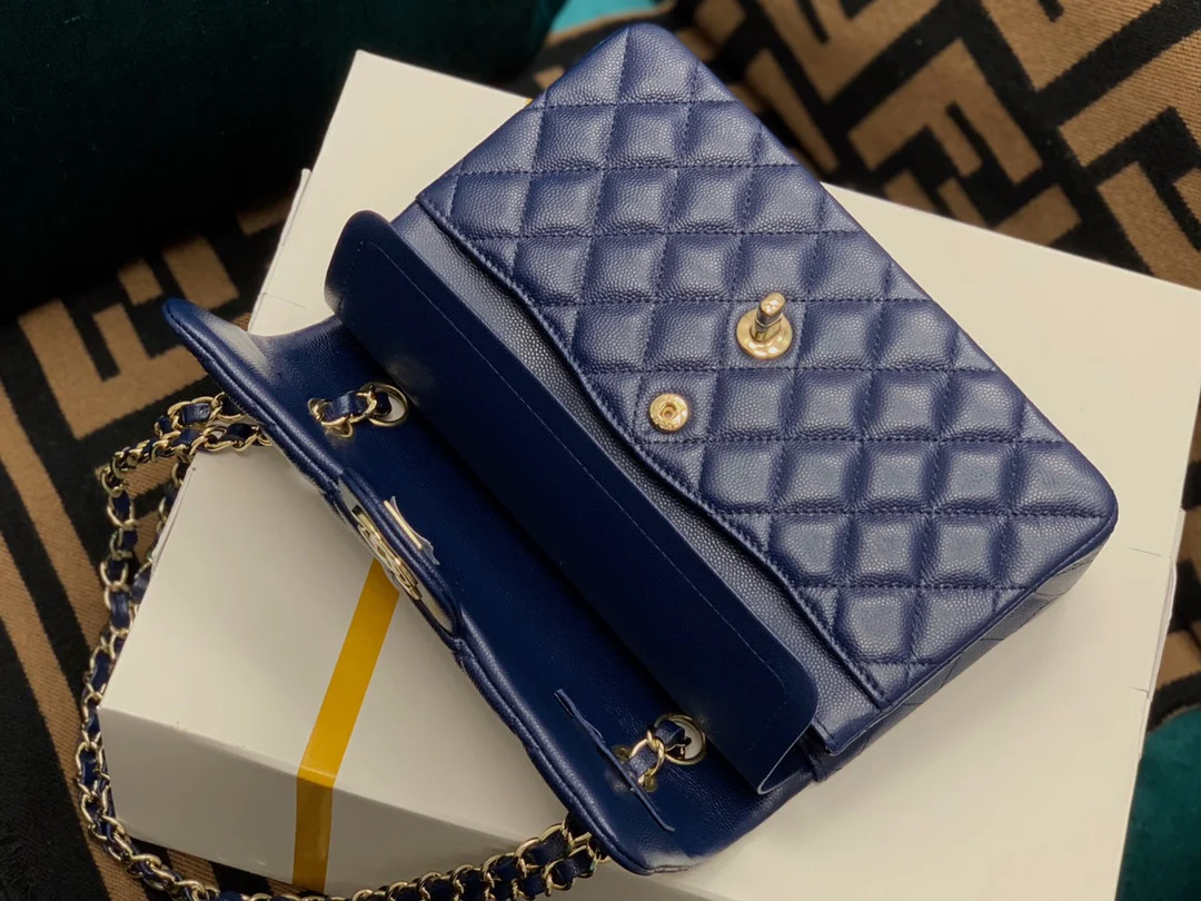 Chanel - Маленькая сумка из телячьей кожи с шариковым узором - CF - Темно-синий - 23 см