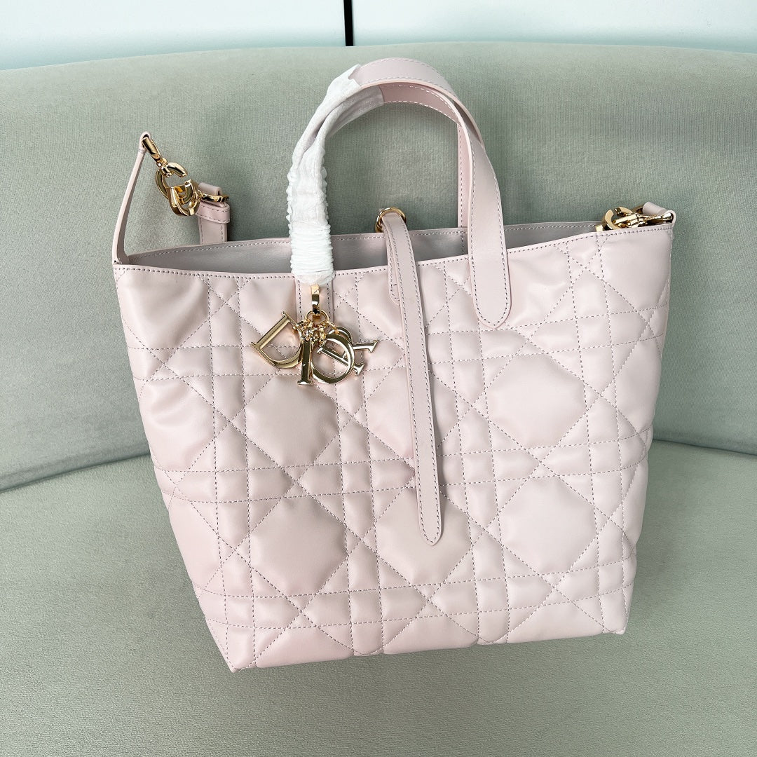 Dior d'toujours Средний розовый абрикос