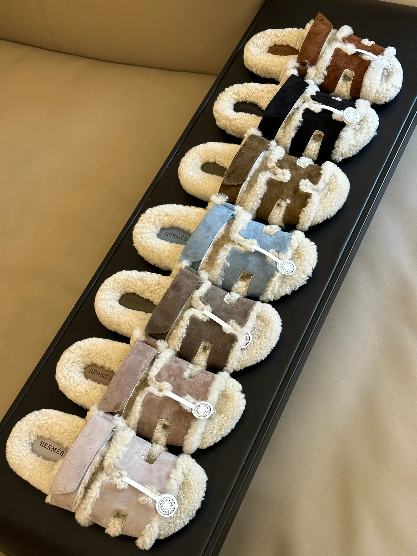 Hermes 2024 - Вторые дядейские тапочки - Изображение из коллекции