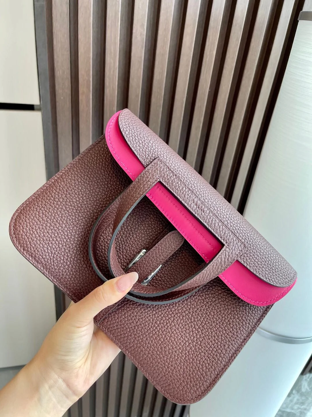 Hermes-halzan-25-малиновая пудра-серебряная пряжка