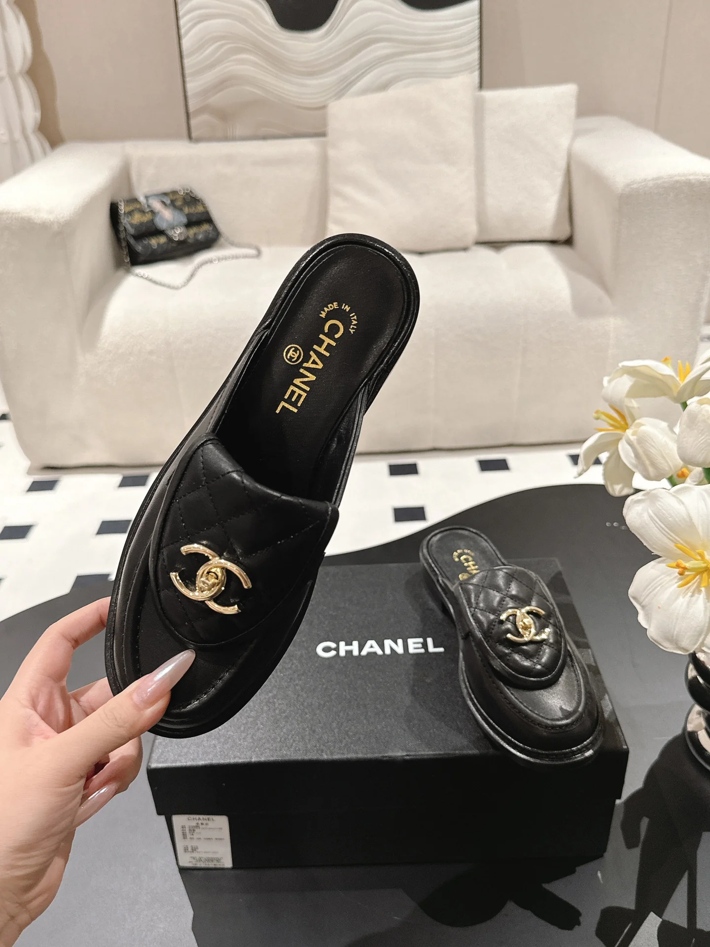 Сандалии Chanel 2024 в клетку - черные