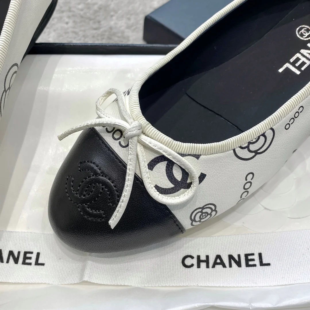 Chanel - Балетки - Белые