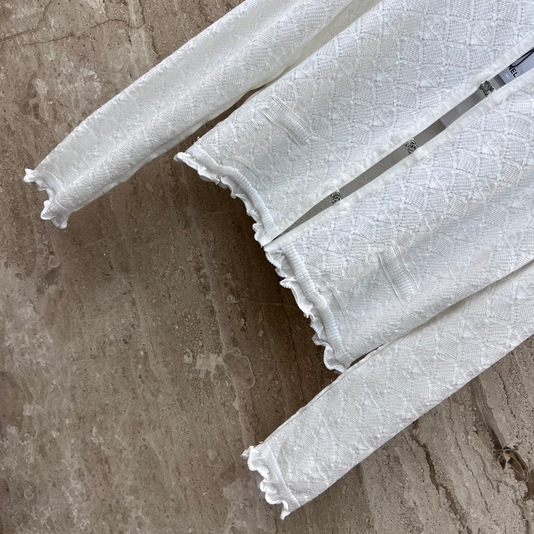 Chanel - 2403-24 Новинка ранней весны. Вязаный кружевной кардиган - белый