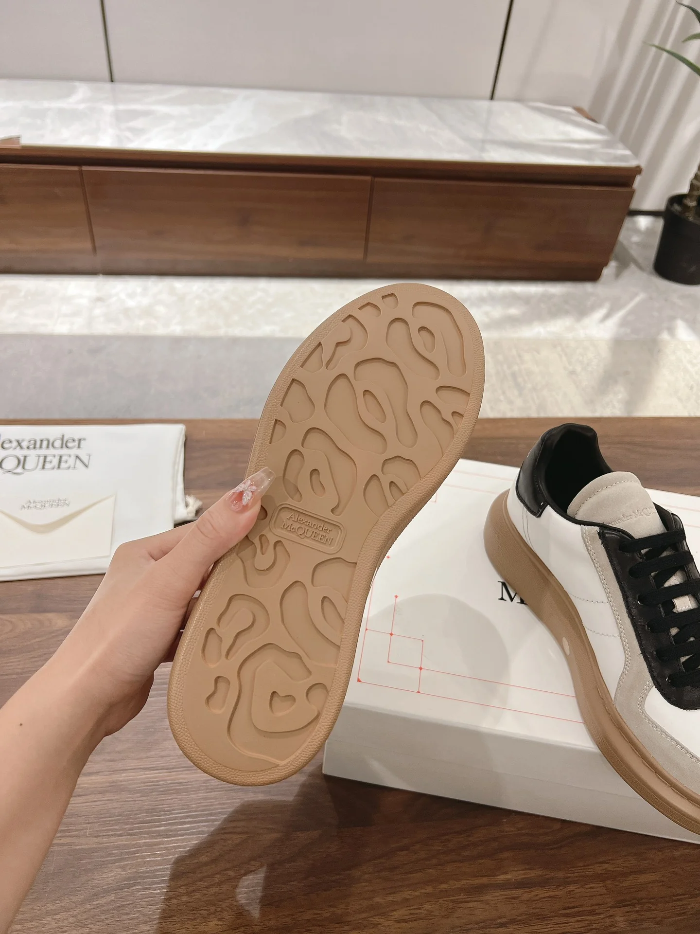 Повседневные туфли McQueen 2024 - черные