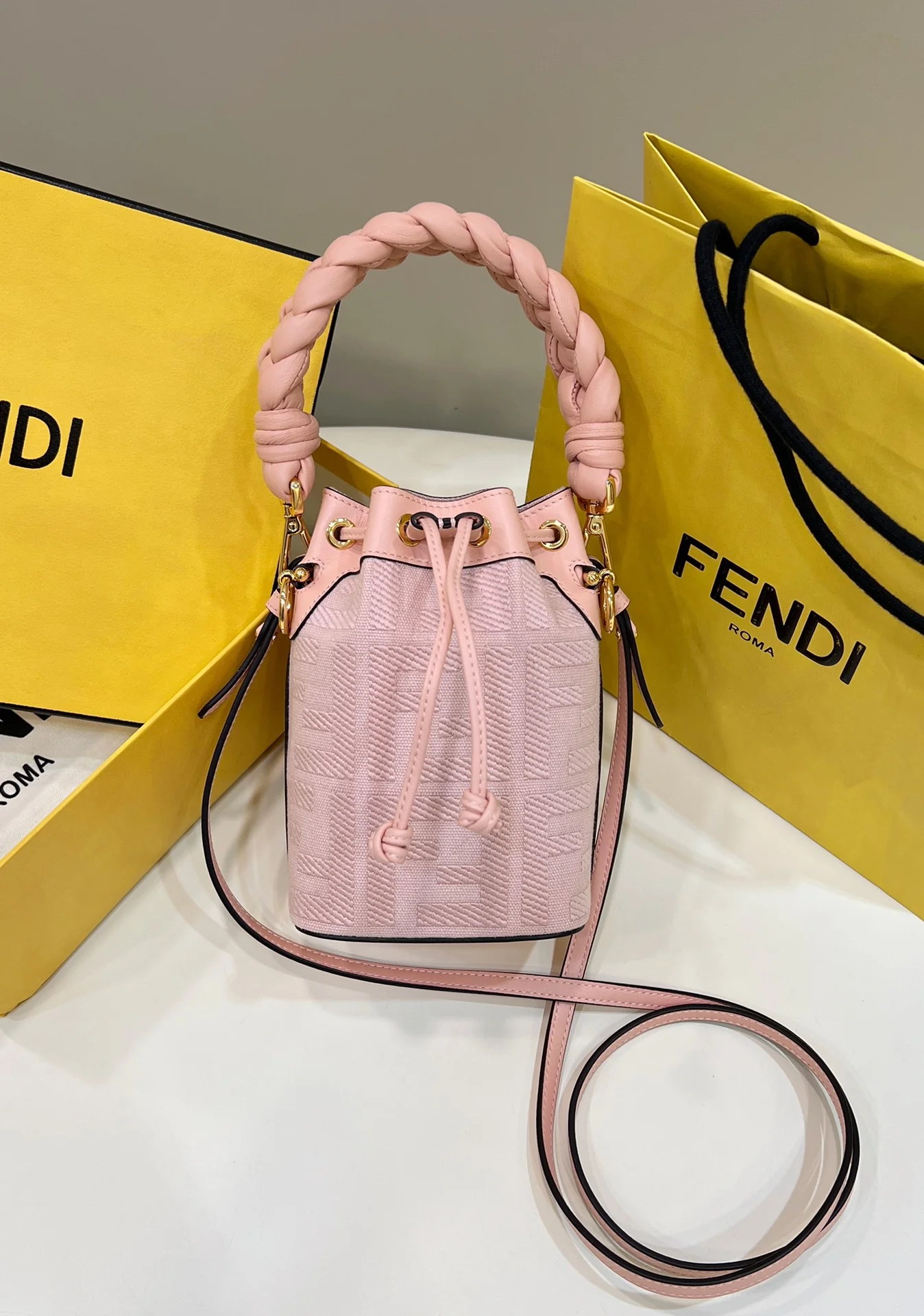 Сумка-ведро Fendi - канвас, ручка с косами - розовый джинсовый цвет