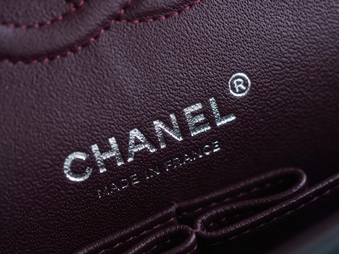 Сумка Chanel CF Medium - 23 см - из черной овечьей кожи с серебряной пряжкой - CF23