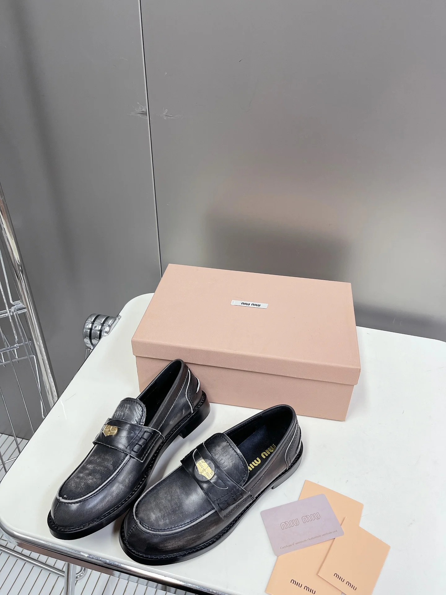 Лоферы Miu Miu Coin - черные