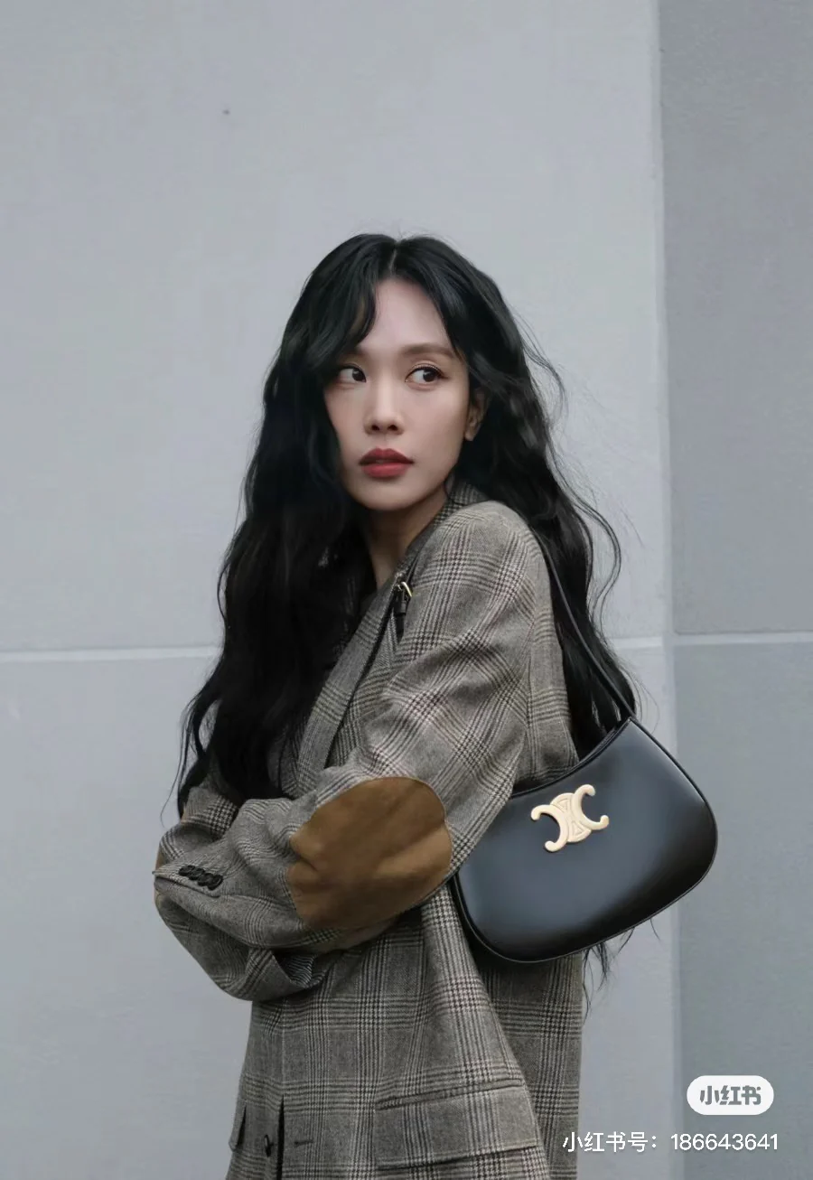 Сумка Celine Tillt - черная (подмышечная сумка)