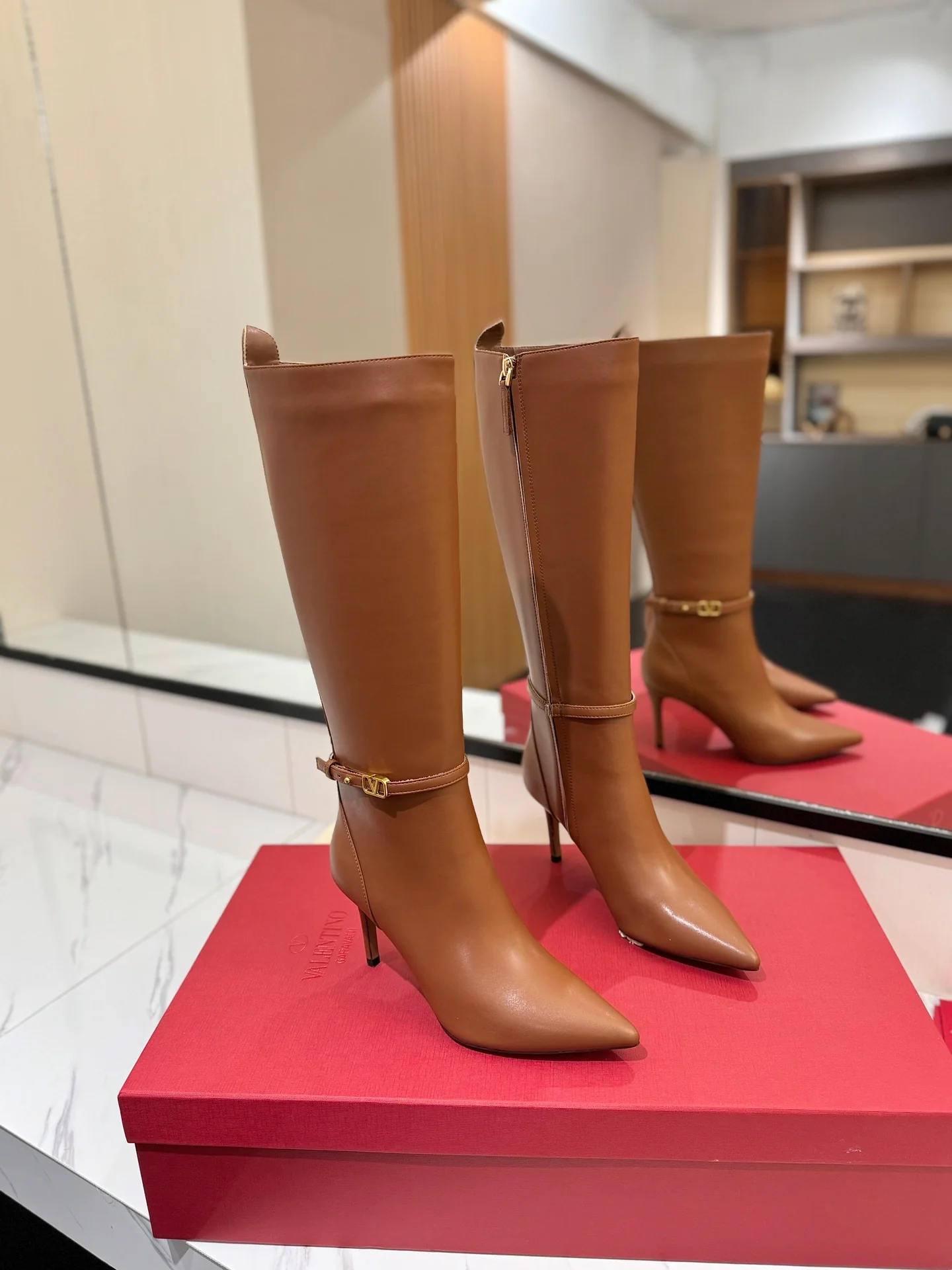 Сапоги для верховой езды на высоком каблуке Valentino 2024 года - Кофейно-коричневый