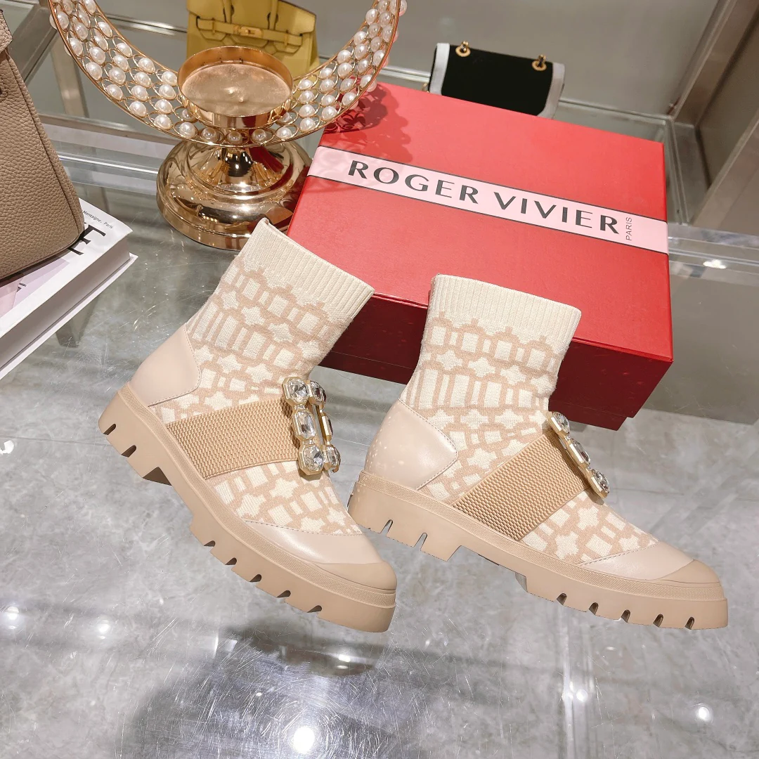 Обувь RV Shoes - Новинка ранней весны 2022 года - Классические ботинки на резинке с пряжкой и стразами.