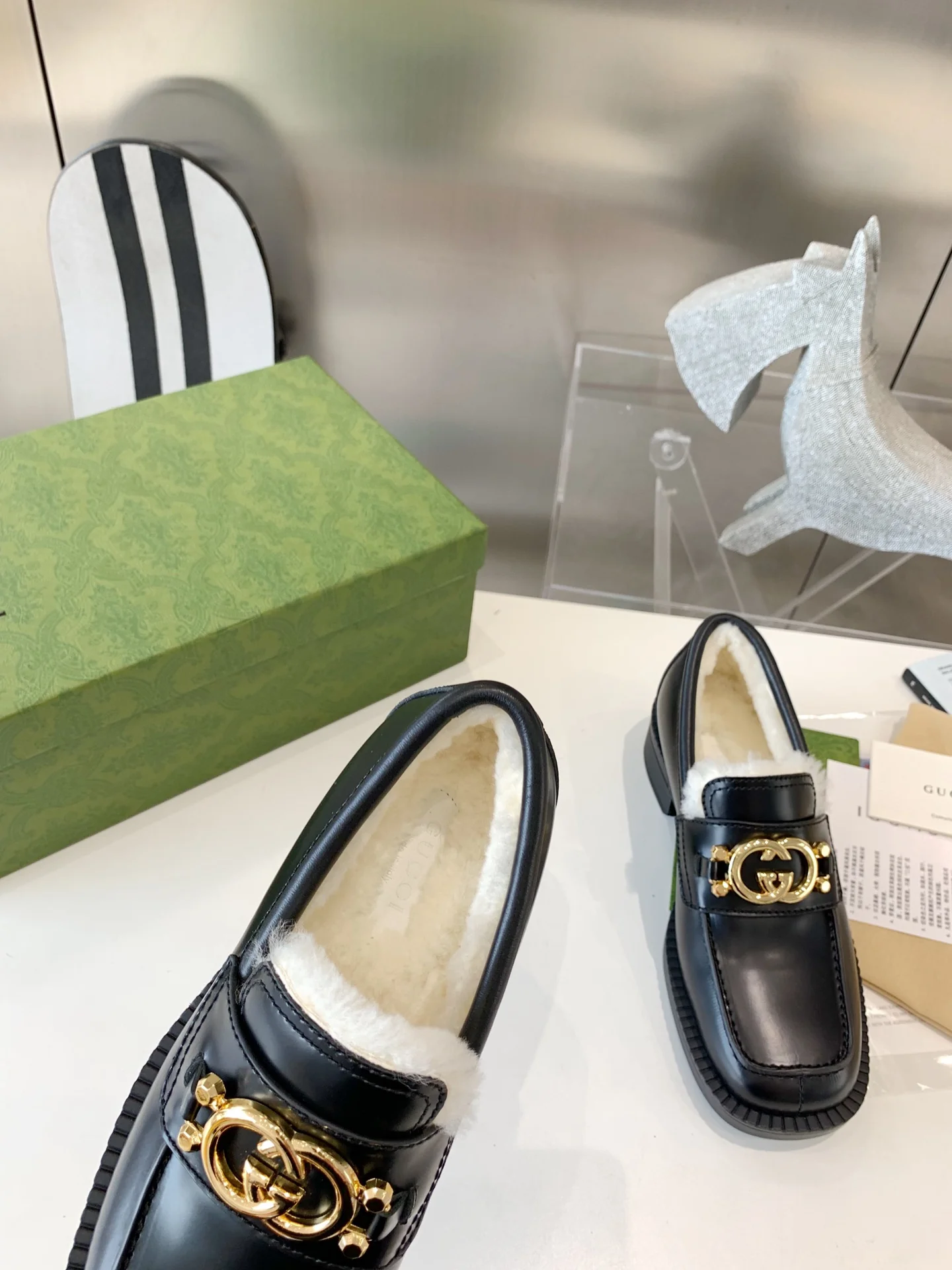 Gucci - Меховые туфли с закрытым носком