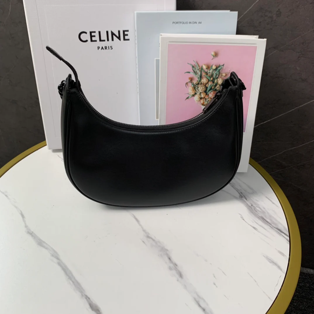 Сумка Celine Ava Moon Chain Bag - черная