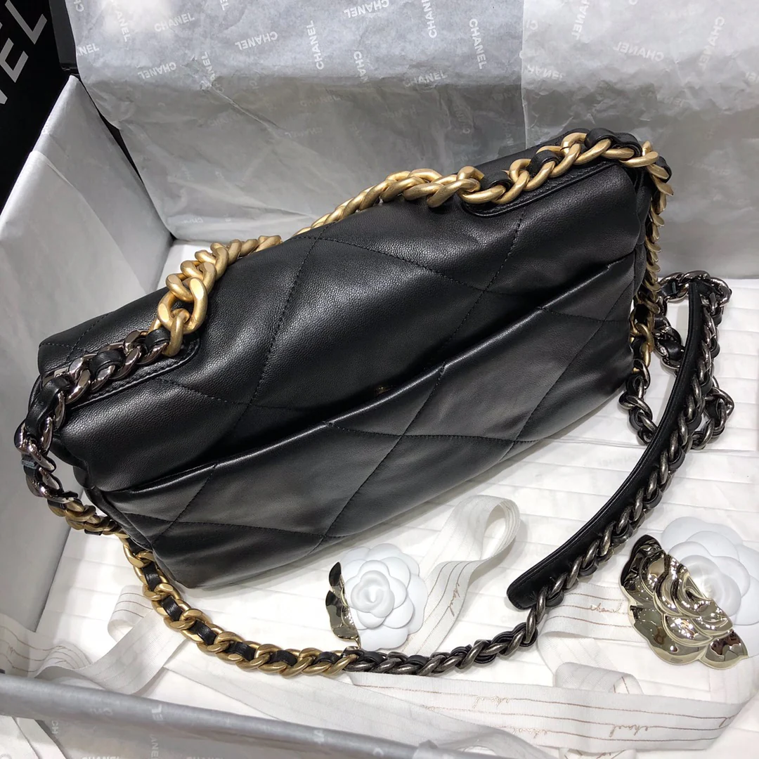Маленькая сумочка Chanel 19bag - черная