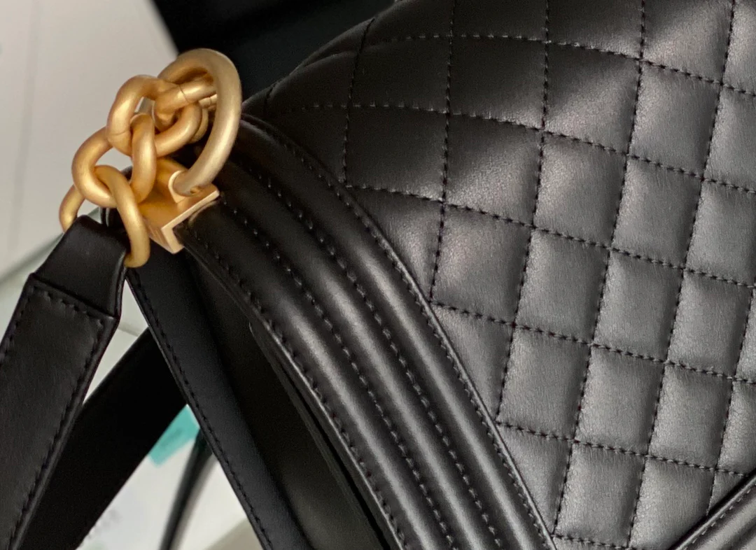 Chanel Le Boy 25 - Черная телячья кожа - Винтажная золотая пряжка