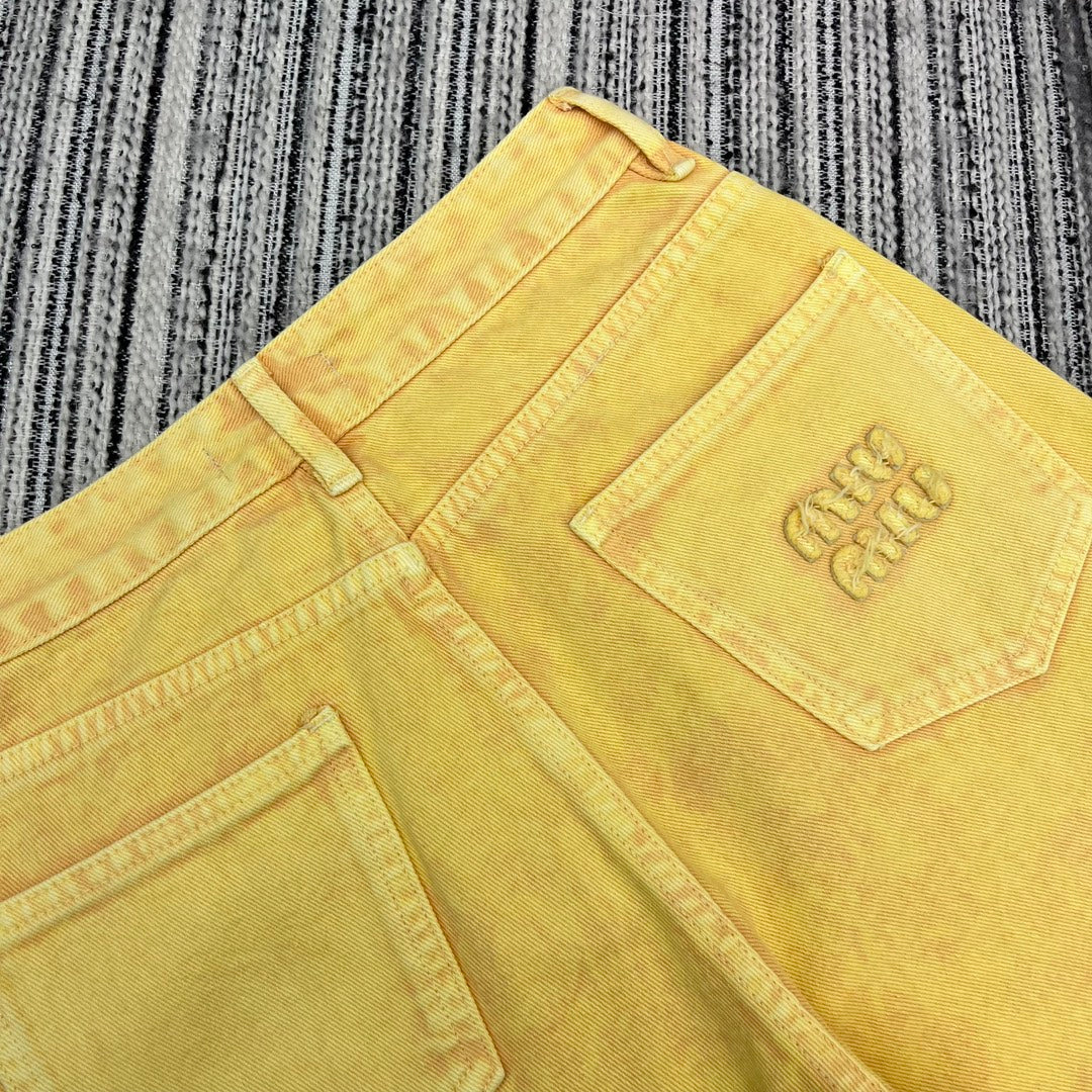 Miu Miu - 2404 - Коллекция весна/лето 2024 - Новые прямые джинсы Miu - Желтые