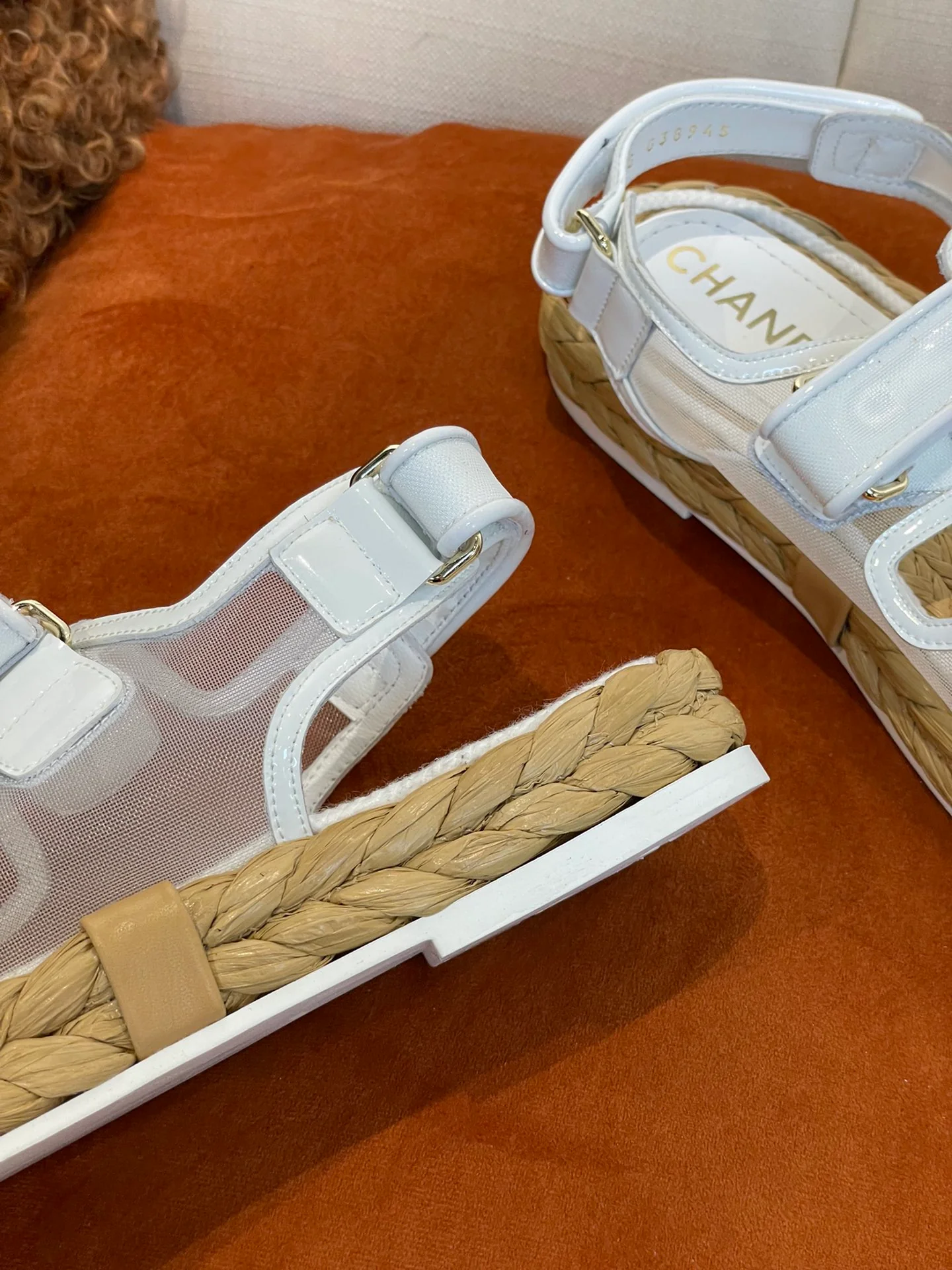 Chanel - Соломенные сандалии