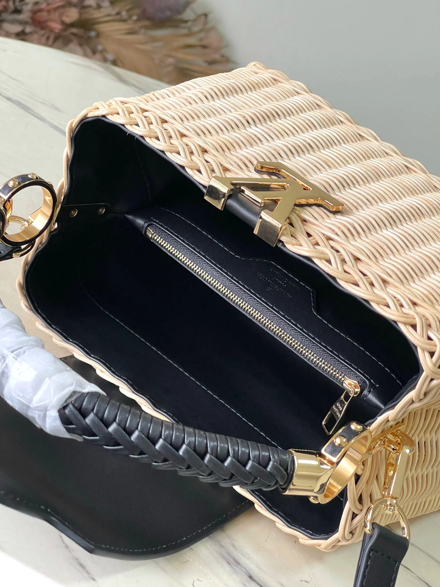 m22173-LV-Сумка через плечо в курортном стиле из бамбукового плетения - Черная