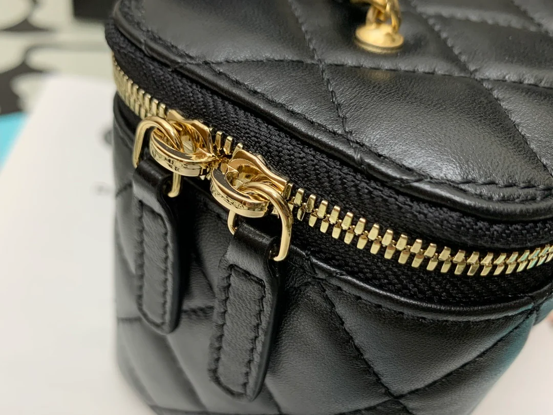 Chanel - Орехово-золотой шар - Квадратная коробка - Черный