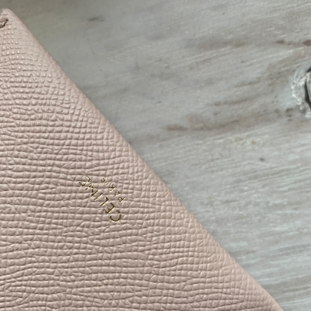 Celine 粒面牛皮风琴卡包