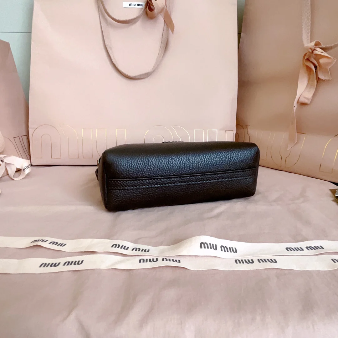 Сумка через плечо Miu Miu 5be097 - черная