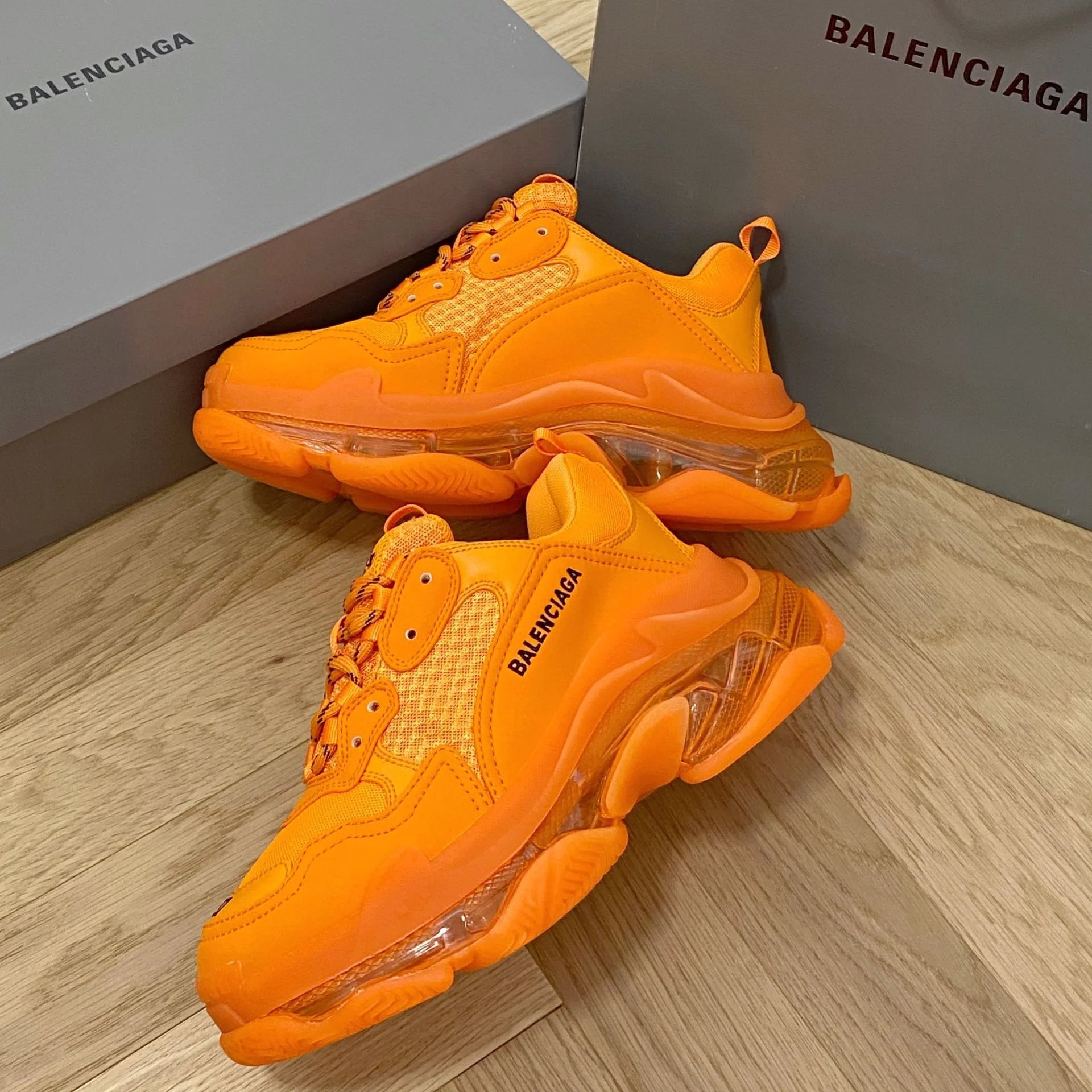 Кроссовки Balenciaga Triples Cushion Chunky Shoes - оранжевые