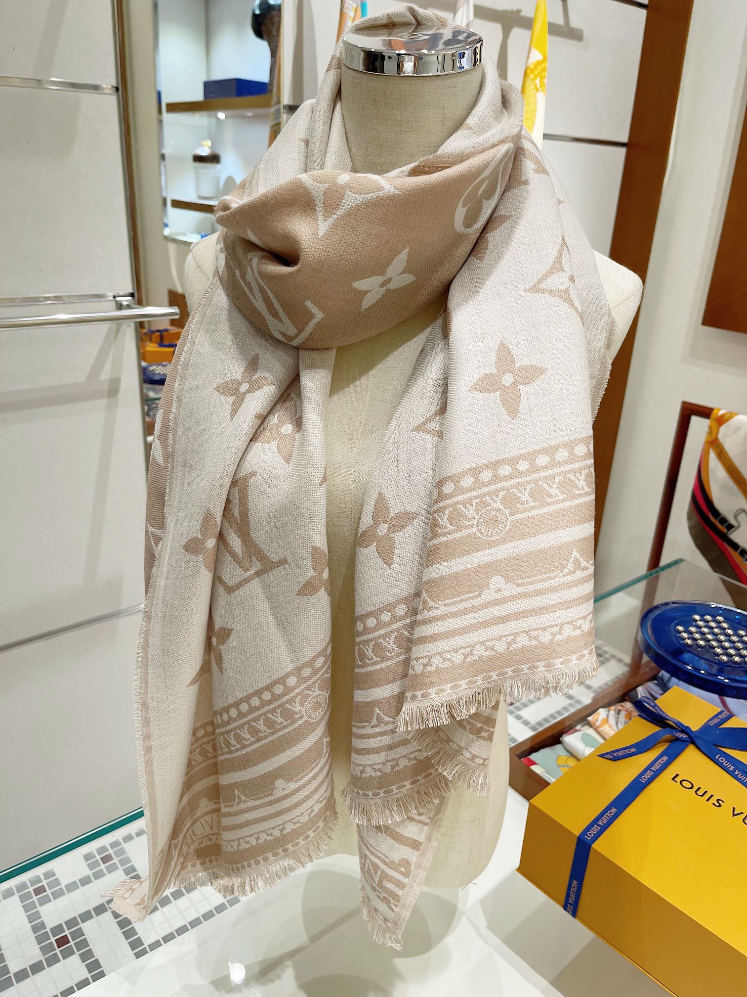 Популярный длинный шарф LV из шерсти и шелка длиной 70-200 см.