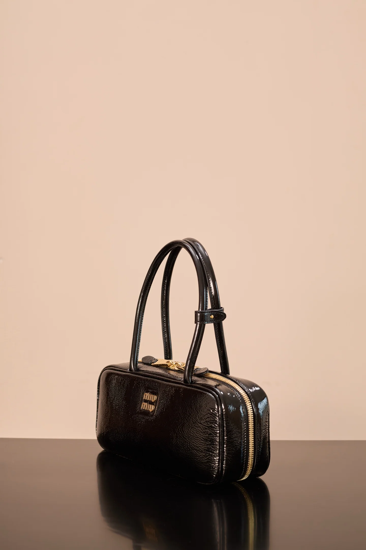 Miu Miu - 5bb173m1050 - Сумочка - Маленькая - Лакированная кожа, черная