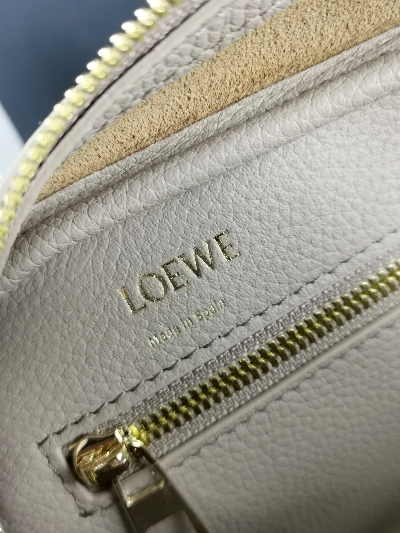 Loewe-amazona-35