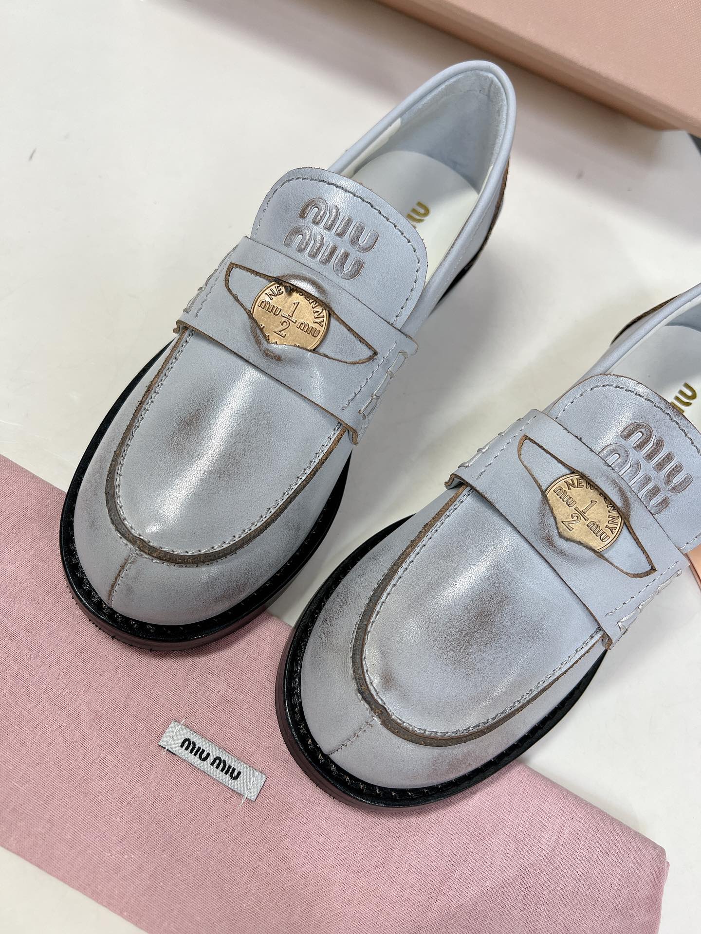 Лоферы Miu Miu Coin - серые
