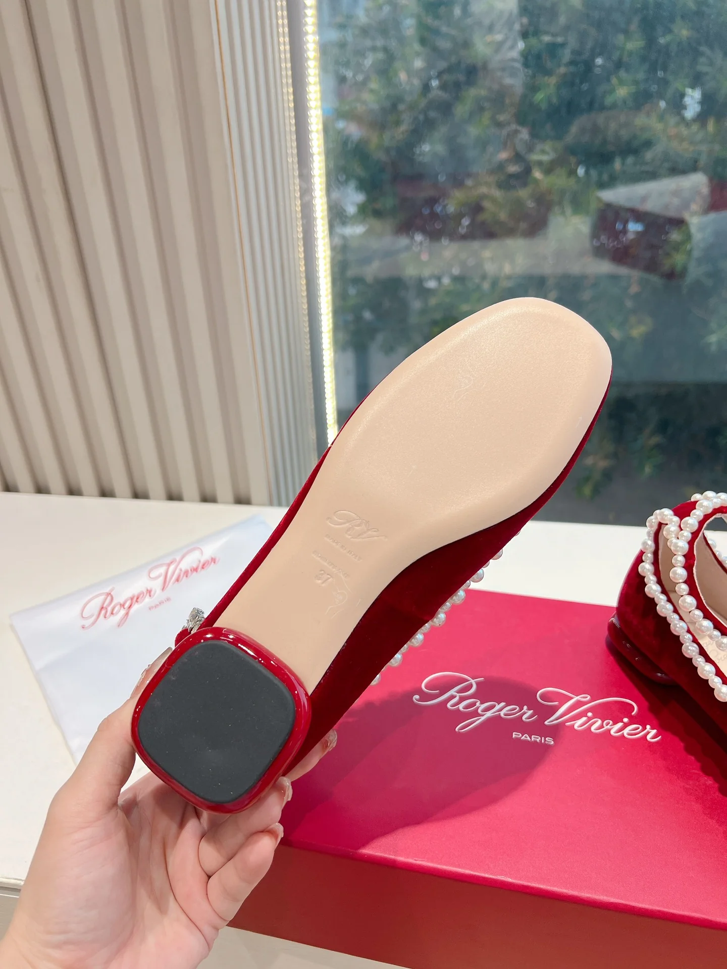 Туфли RV - балетки с круглым носком и жемчужной отделкой - красные