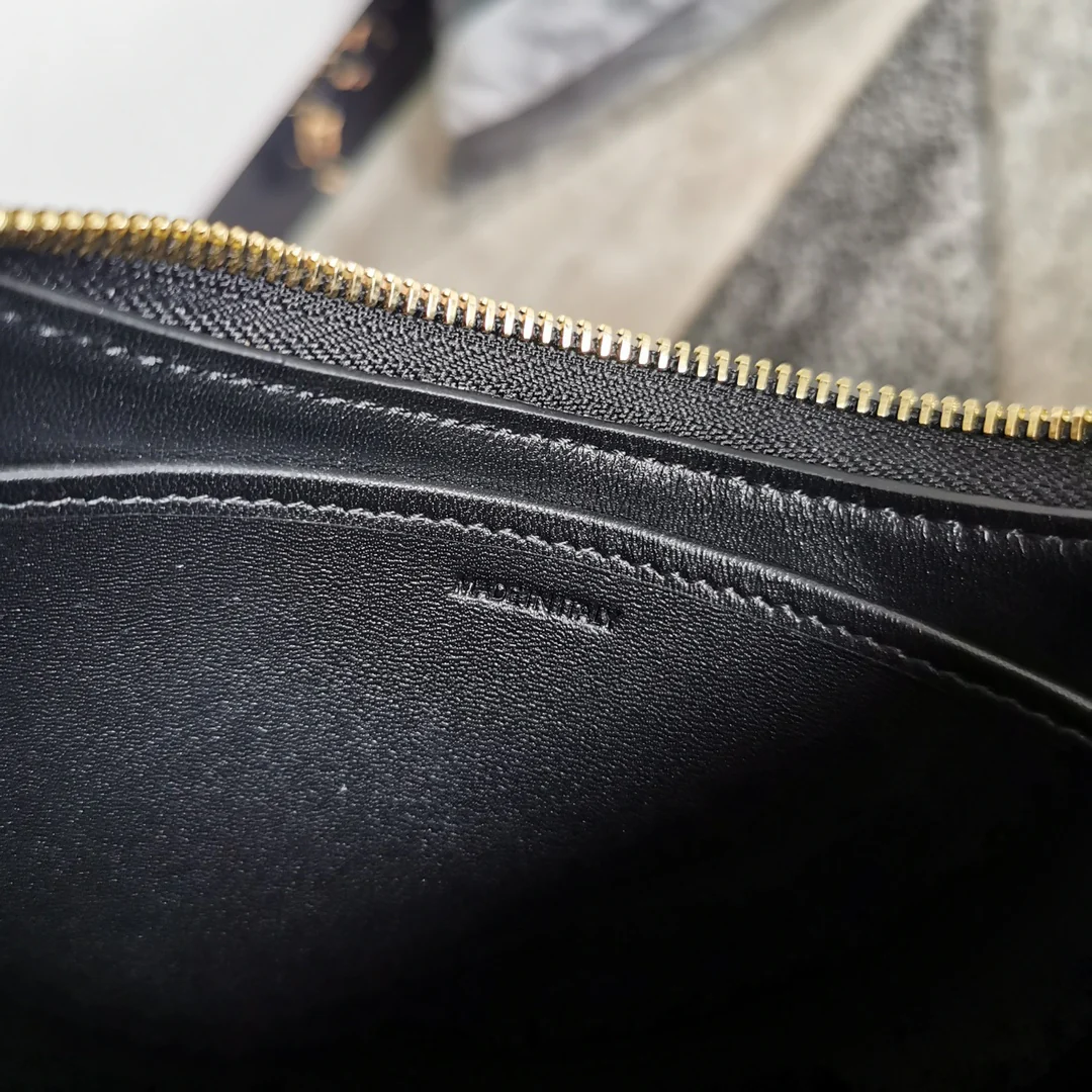 Сумка через плечо Celine Ava - клетчатый узор из овечьей кожи - черная