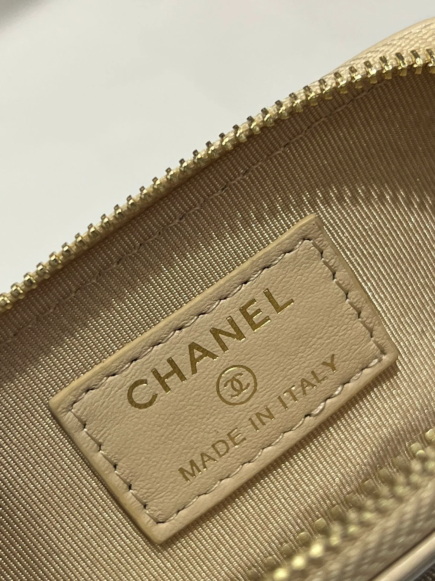 Кошелек-кардхолдер Chanel 19 Series - Toast на молнии - бежевый