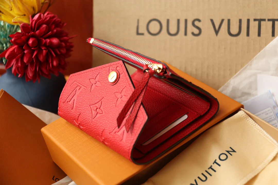 LV-m64060-Короткий трехсекционный кошелек - Огненно-красный