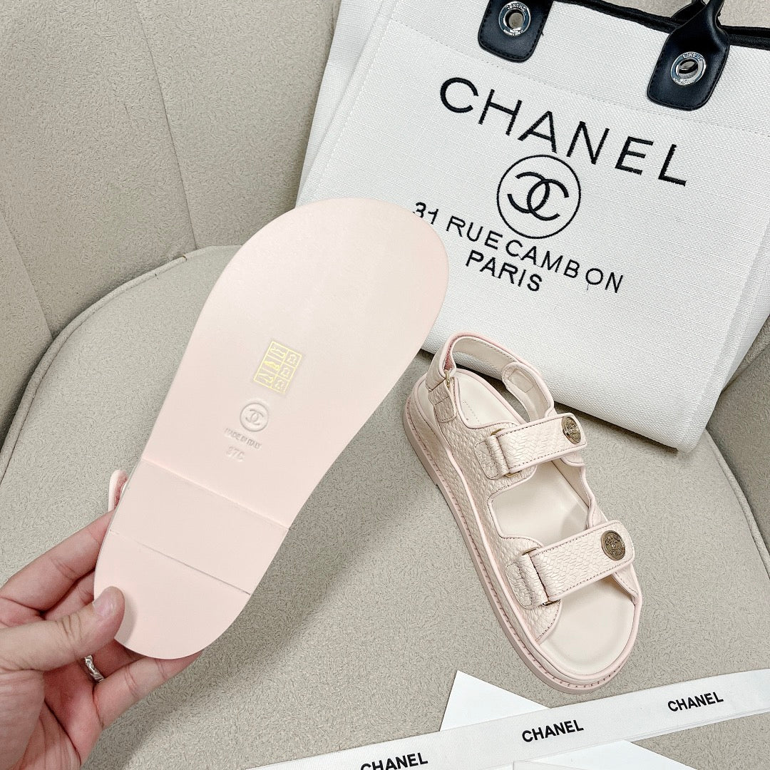 Chanel - светло-розовые кожаные сандалии в клетку